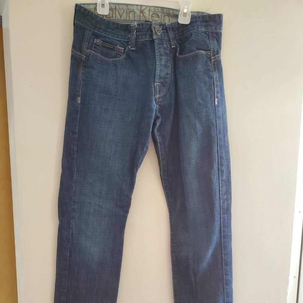 Men’s Calvin Klein Jeans size 31 low-rise slim with 32 inseam.